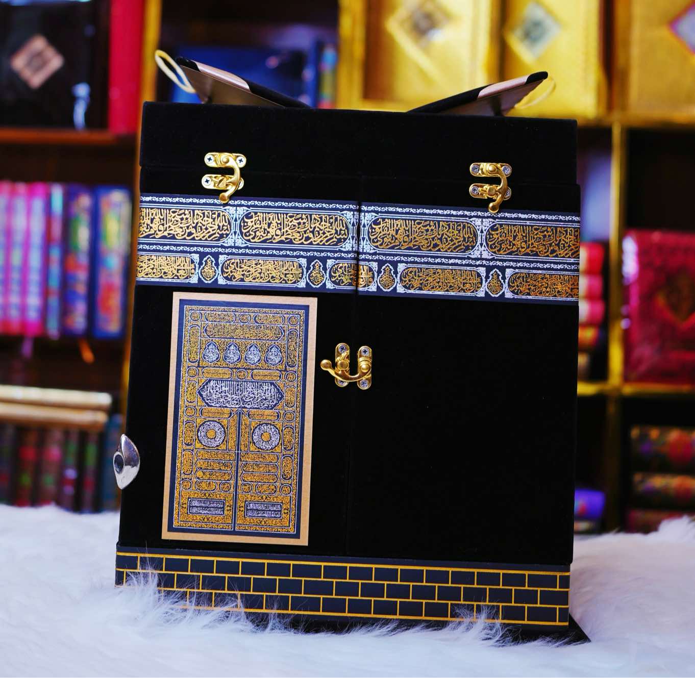 Khana Kaba Quran Pak With Box Gift Set