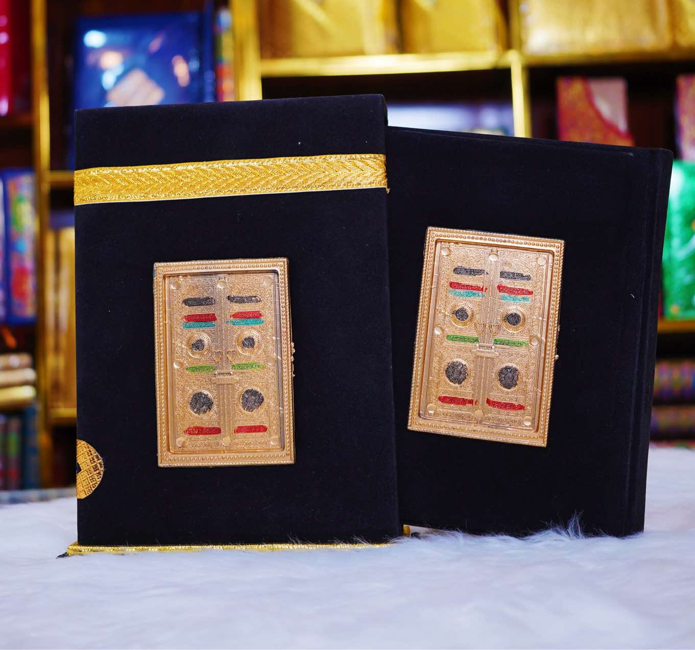 Khana Kaba Quran Black
